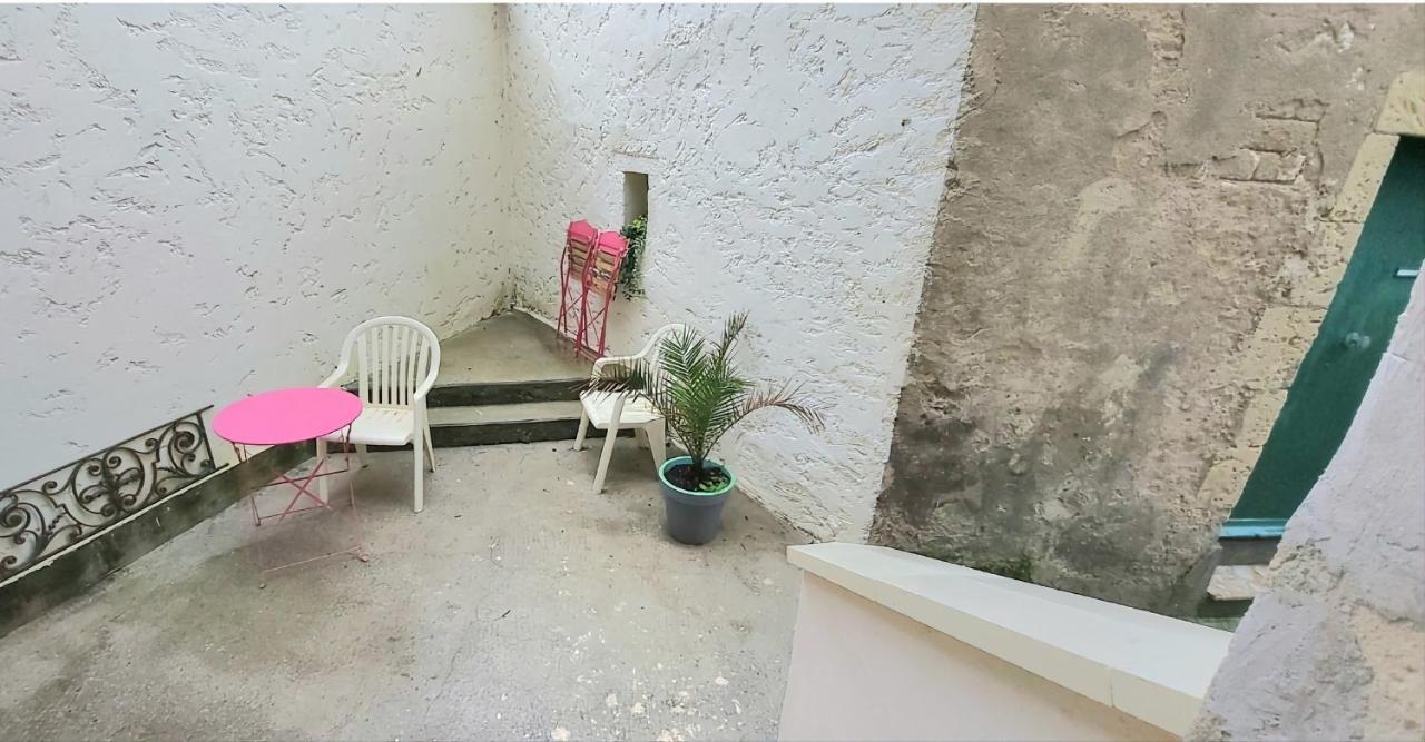 Maison De Ville Avec Terrasse "La Sympathique" Jonzac Zewnętrze zdjęcie